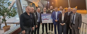 Кметът Костадин Димитров посрещна първия полет от Братислава